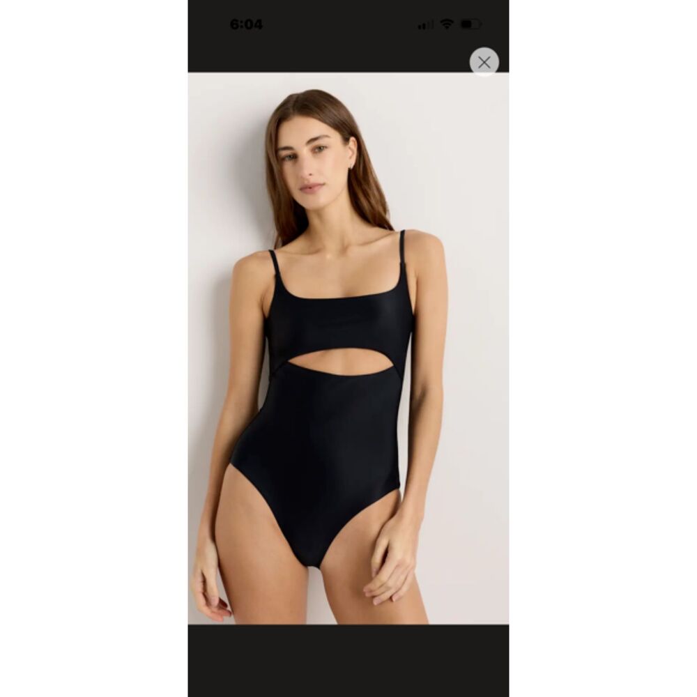 Quince Italian Cut Out One Piece Swimsuit Size Small SPF Adjustable Straps Black